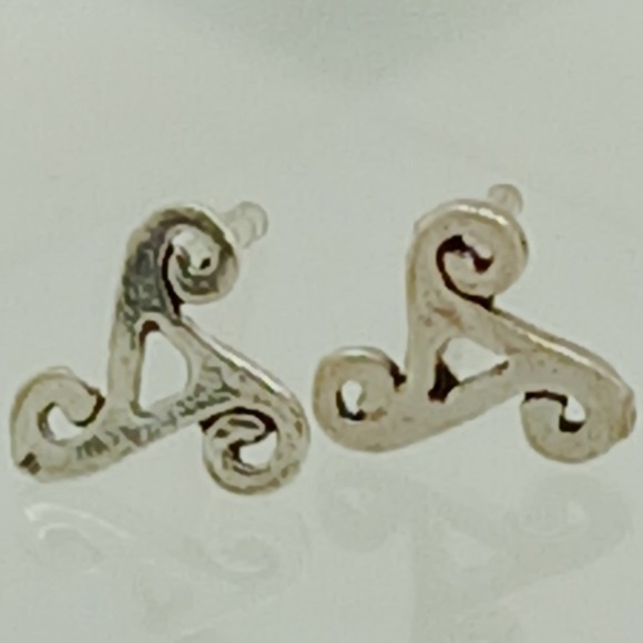 Vintage Jewelry - Sterling Silver Celtic Triskelion Stud Earrings Triple Spiral Triskele Vintage